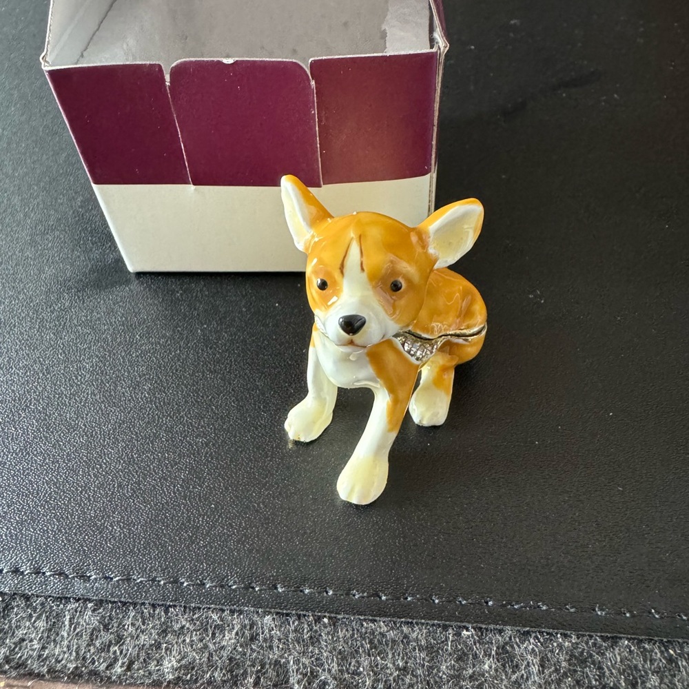 Jeweled Collection Hinged Ceramic Chihuahua Box